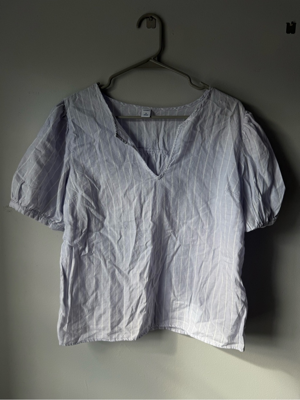 Old Navy Nautical Light Blue & White Striped V Neck Top Puffy Sleeve Size M - Picture 2 of 7